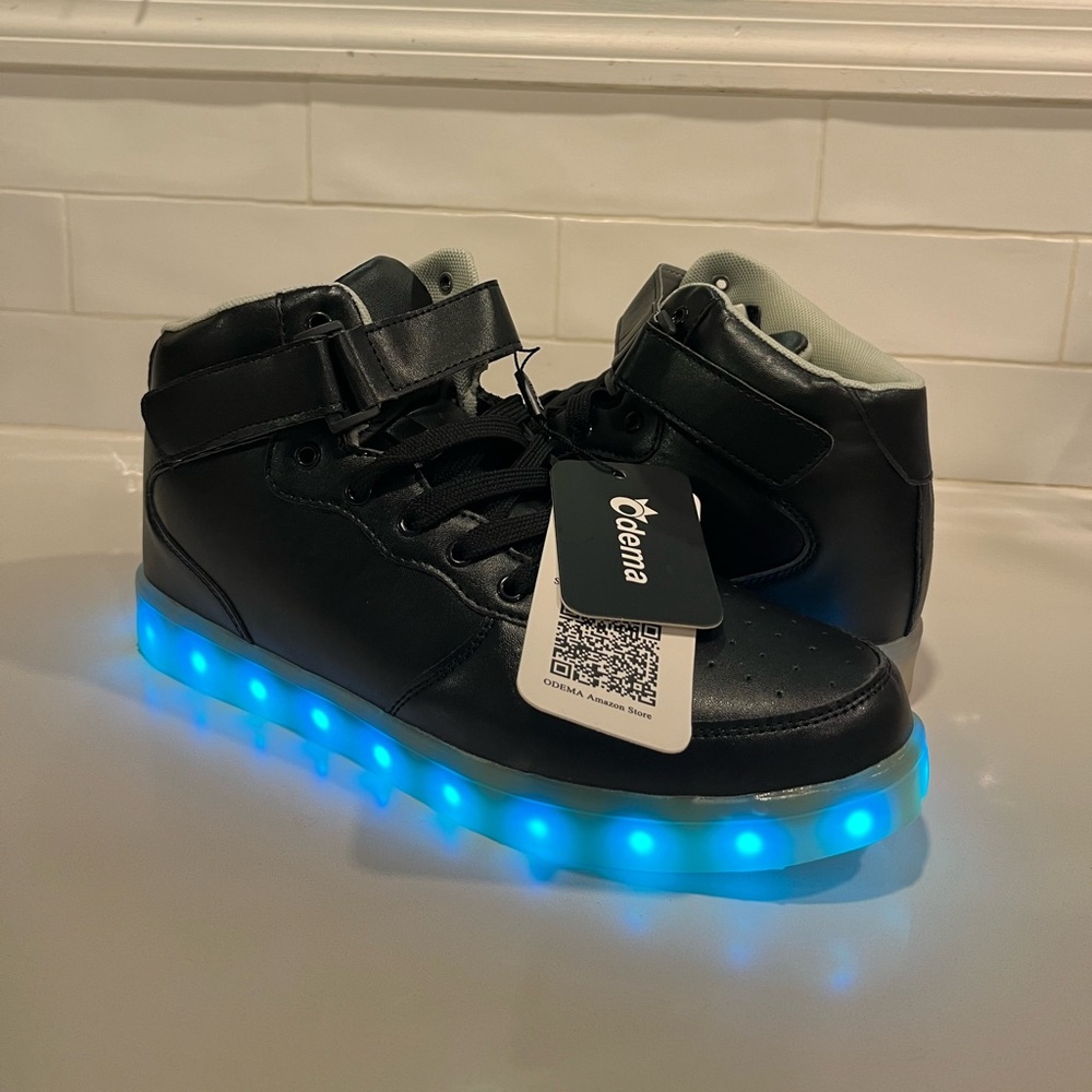 Light-up high top shoes for Adults
